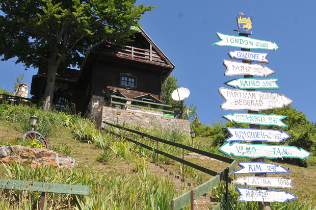 На селу сва чула уживају (ФОТО)